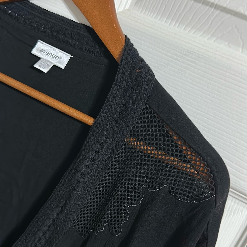 NWOT Women’s Avenue 18/20 black swimsuit coverup or lounge around. - Picture 3 of 7